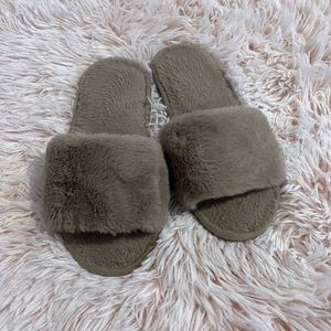 slippers
